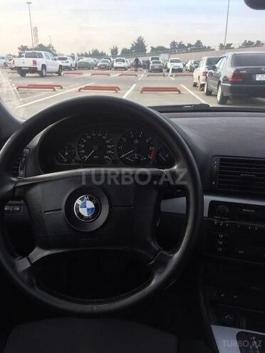 BMW 320 2001, 236,000 km - 2.2 l - Bakı
