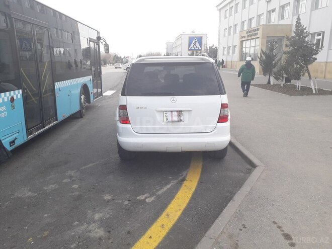 Mercedes ML 300 2000, 130,000 km - 3.2 l - Sumqayıt