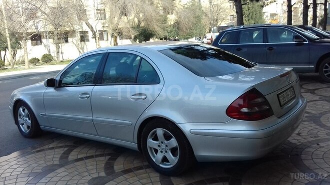 Mercedes E 220 2003, 300,000 km - 2.2 l - Bakı