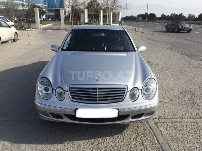 Mercedes E 220 2002, 206,000 km - 2.2 l - Bakı