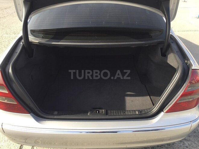 Mercedes E 220 2002, 206,000 km - 2.2 l - Bakı