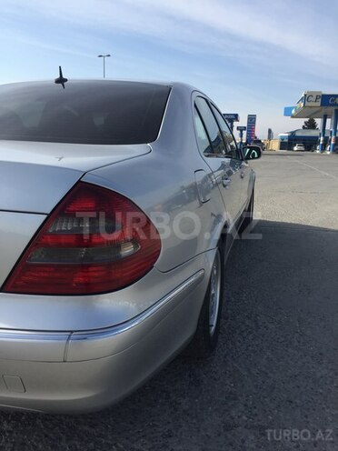 Mercedes E 220 2002, 206,000 km - 2.2 l - Bakı