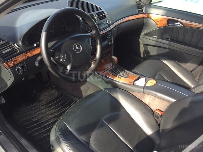 Mercedes E 220 2002, 206,000 km - 2.2 l - Bakı