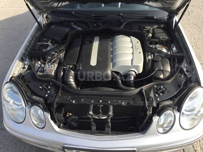 Mercedes E 220 2002, 206,000 km - 2.2 l - Bakı