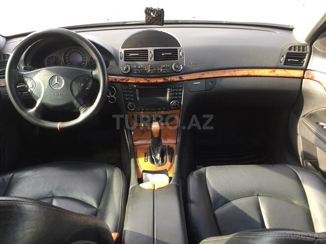Mercedes E 220 2002, 206,000 km - 2.2 l - Bakı