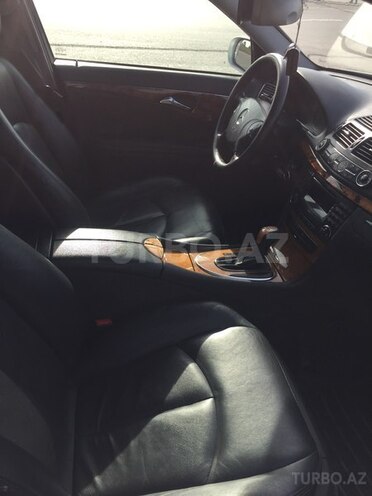 Mercedes E 220 2002, 206,000 km - 2.2 l - Bakı