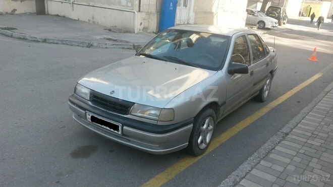 Opel Vectra 1993, 175,000 km - 1.7 л - Bakı