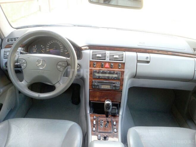 Mercedes E 240 2000, 259,436 km - 2.8 l - Bakı