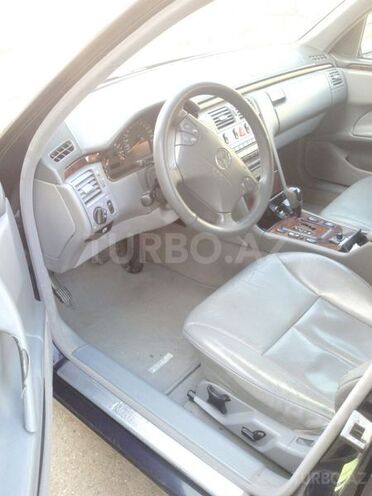 Mercedes E 240 2000, 259,436 km - 2.8 l - Bakı