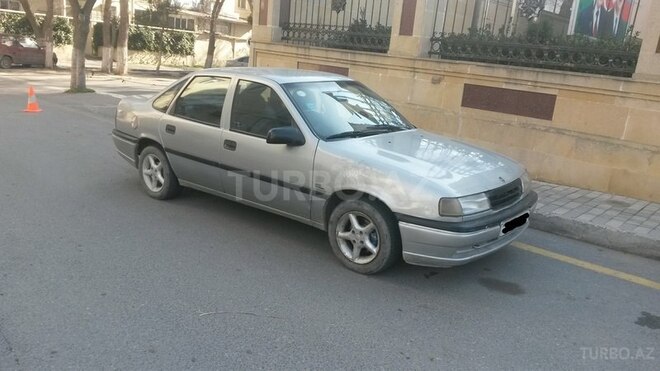 Opel Vectra 1993, 175,000 km - 1.7 л - Bakı