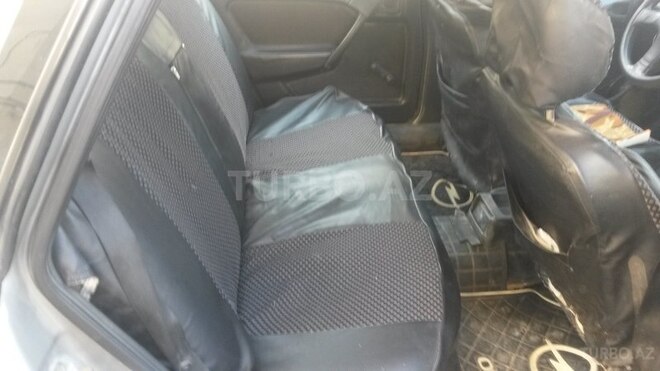 Opel Vectra 1993, 175,000 km - 1.7 л - Bakı