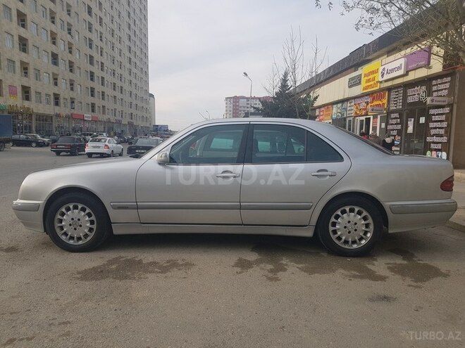 Mercedes E 270 2001, 284,000 km - 2.7 l - Xırdalan