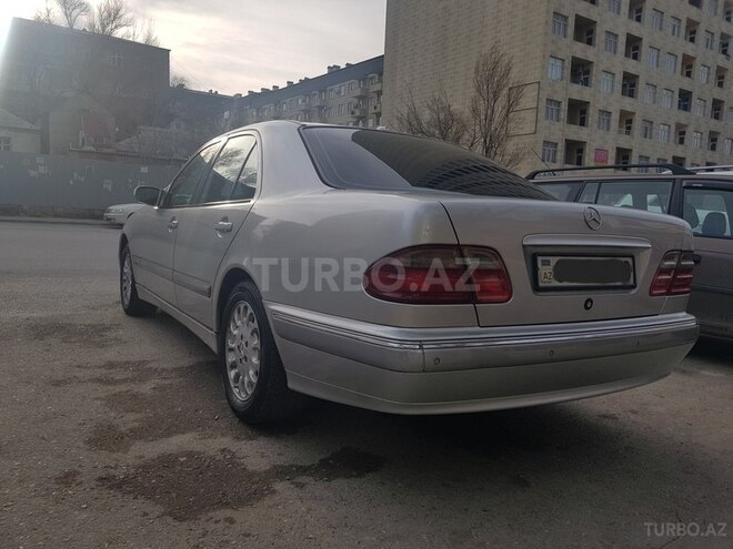 Mercedes E 270 2001, 284,000 km - 2.7 l - Xırdalan