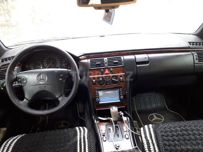 Mercedes E 200 1995, 289,000 km - 2.0 l - Sumqayıt
