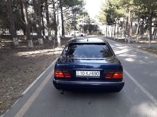 Mercedes E 200 1995, 289,000 km - 2.0 l - Sumqayıt