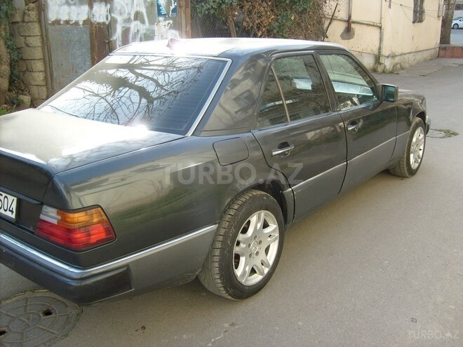 Mercedes E 220 1990, 340,000 km - 2.2 l - Bakı