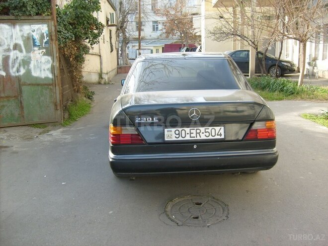 Mercedes E 220 1990, 340,000 km - 2.2 l - Bakı