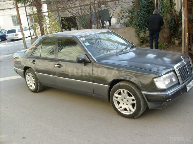Mercedes E 220 1990, 340,000 km - 2.2 l - Bakı