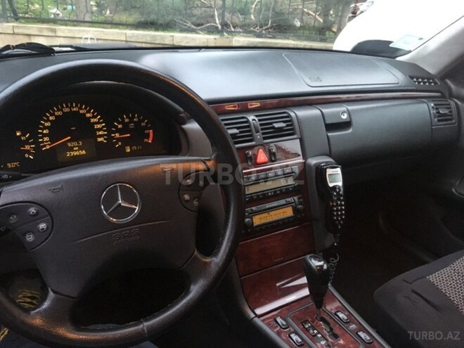 Mercedes E 240 2001, 240,000 km - 2.6 л - Bakı