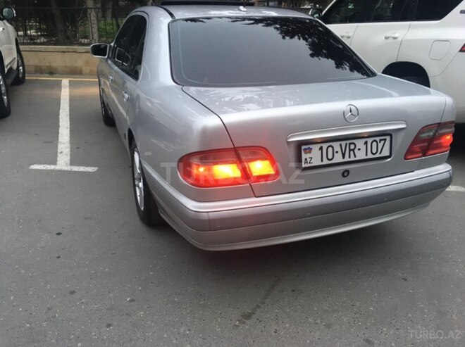 Mercedes E 240 2001, 240,000 km - 2.6 л - Bakı