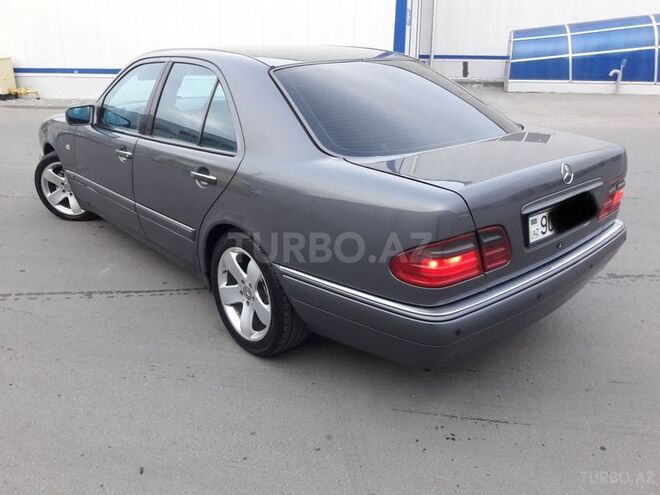 Mercedes E 240 1998, 294,000 km - 2.4 л - Bakı