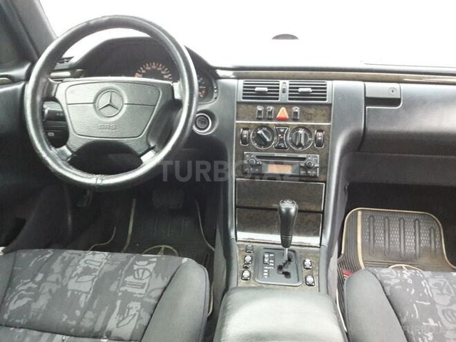 Mercedes E 240 1998, 294,000 km - 2.4 л - Bakı