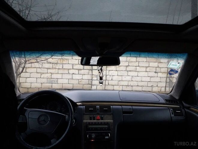 Mercedes E 300 1998, 570,000 km - 3.0 л - Sabirabad