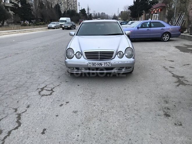 Mercedes E 220 2001, 256,029 km - 2.2 l - Bakı