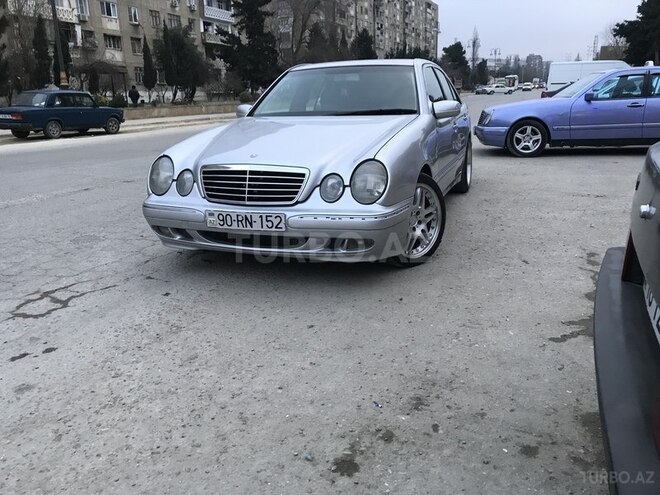 Mercedes E 220 2001, 256,029 km - 2.2 l - Bakı
