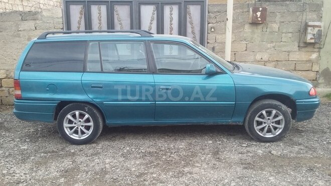Opel Astra 1992, 300,000 km - 1.6 l - Bakı