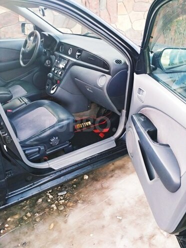 Mitsubishi Airtrek 2002, 25,000 km - 2.0 l - Qusar