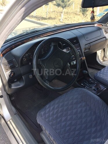 Mercedes C 230 1998, 225,000 km - 16.0 l - Sumqayıt