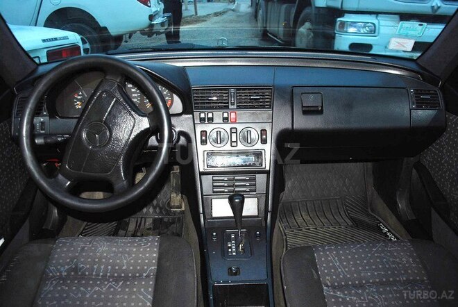 Mercedes C 180 1993, 242,000 km - 1.8 l - Bakı