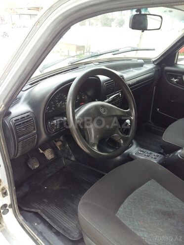GAZ 31105 2004, 135,000 km - 2.3 l - Bakı