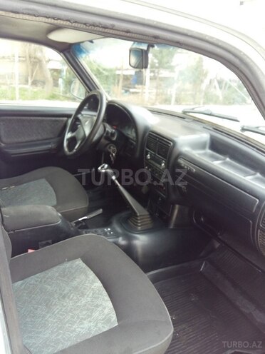 GAZ 31105 2004, 135,000 km - 2.3 l - Bakı