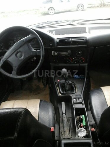 BMW 520 1994, 300,000 km - 2.0 l - Bakı