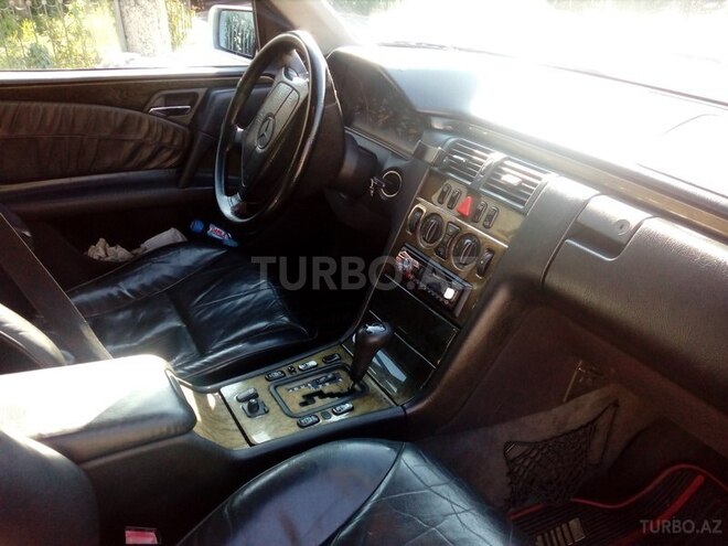 Mercedes E 220 1999, 359,000 km - 2.2 l - Bakı