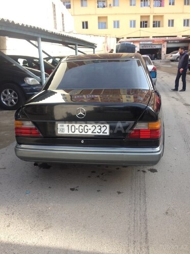 Mercedes E 230 1990, 210,000 km - 2.3 l - Bakı