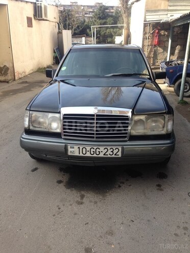 Mercedes E 230 1990, 210,000 km - 2.3 l - Bakı