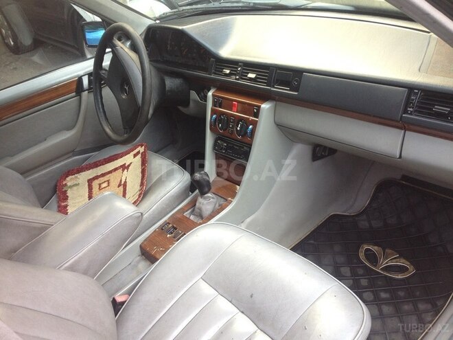 Mercedes E 230 1990, 210,000 km - 2.3 l - Bakı