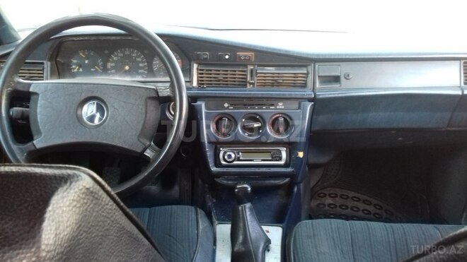 Mercedes 190 1986, 324,156 km - 2.0 l - İmişli