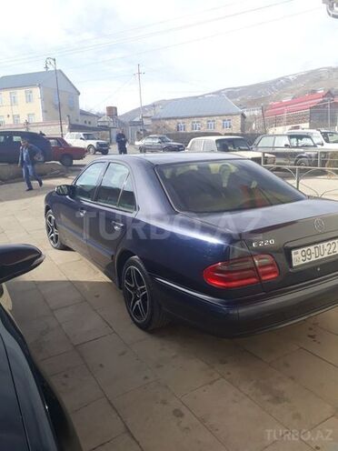 Mercedes E 220 2001, 228,860 km - 2.2 l - Gədəbəy