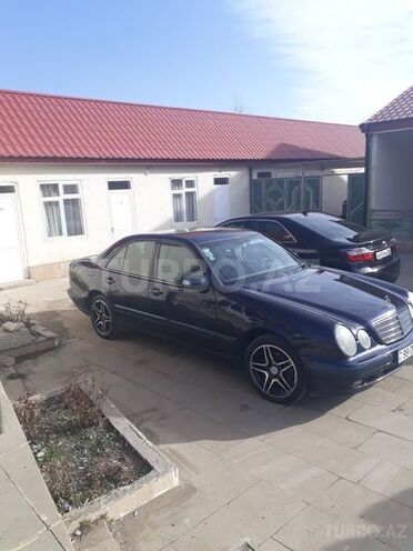 Mercedes E 220 2001, 228,860 km - 2.2 l - Gədəbəy