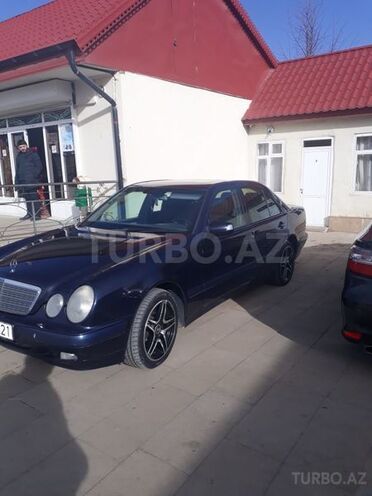 Mercedes E 220 2001, 228,860 km - 2.2 l - Gədəbəy