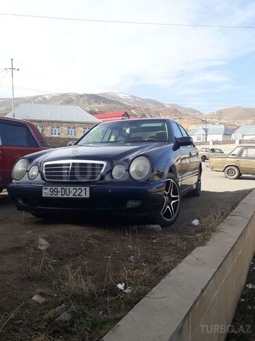 Mercedes E 220 2001, 228,860 km - 2.2 l - Gədəbəy
