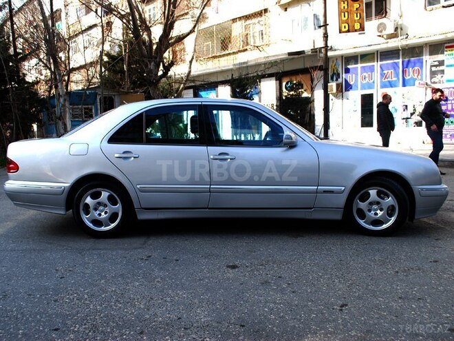 Mercedes E 240 2000, 240,000 km - 2.6 l - Bakı