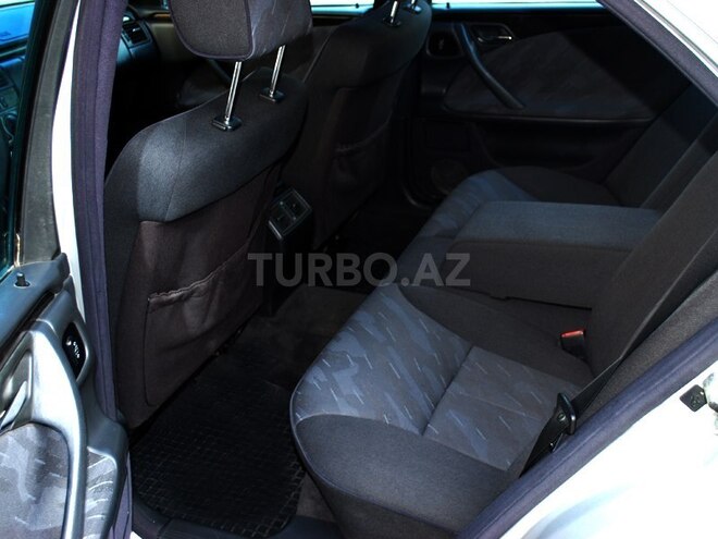Mercedes E 240 2000, 240,000 km - 2.6 l - Bakı