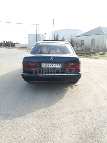 Mercedes E 220 1999, 342,000 km - 2.2 л - Bakı