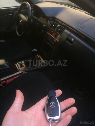 Mercedes E 280 2000, 350,000 km - 2.8 l - Bakı