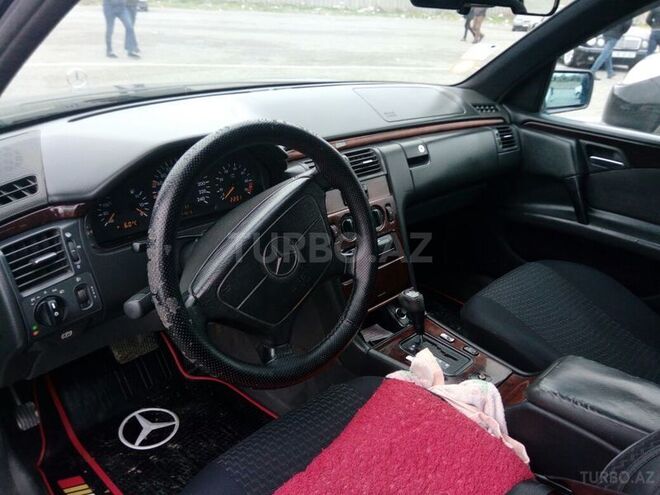 Mercedes E 230 1996, 277,264 km - 2.3 л - Bakı